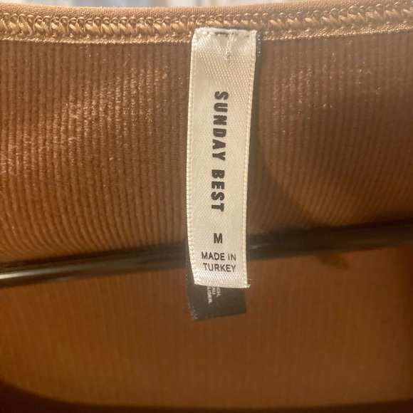 SUNDAY BEST LONGSLEEVED CROP - Picture 4 of 4